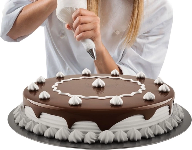Precise decorating of cakes and pastries