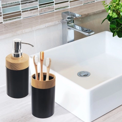 Elegante combinatie van zwart en hout