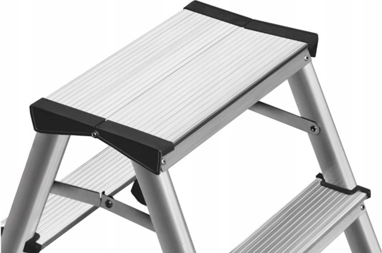 Ampia piattaforma di lavoro e chiusura facile