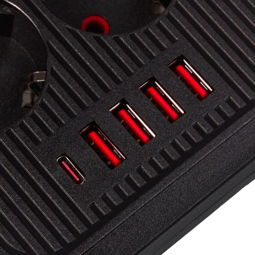 USB‑A et USB‑C pour une charge rapide