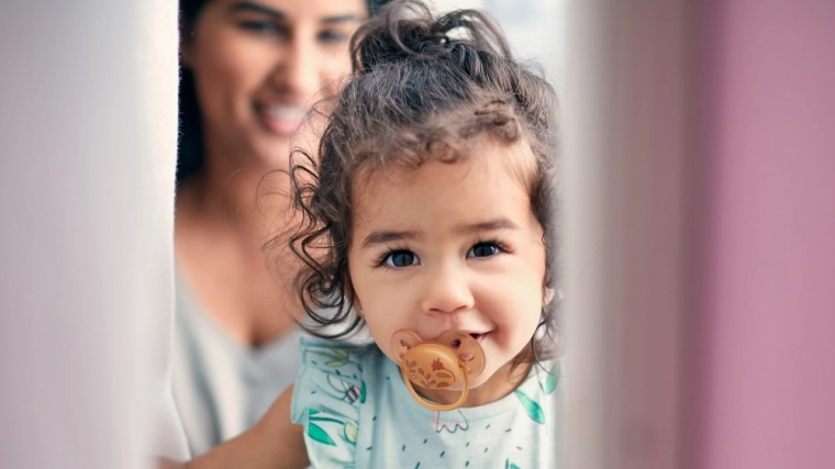 Ortodontisk silikonsut for naturlig sutteteknik