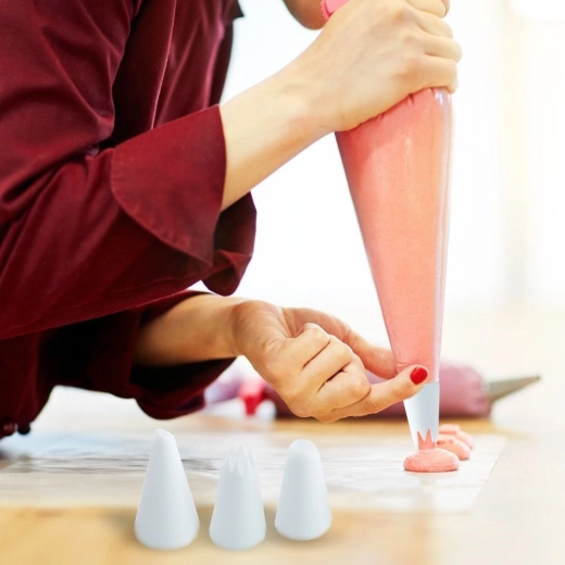 Interchangeable nozzles for various designs