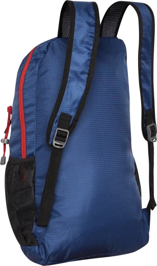 Pronto per il trekking e la pioggia