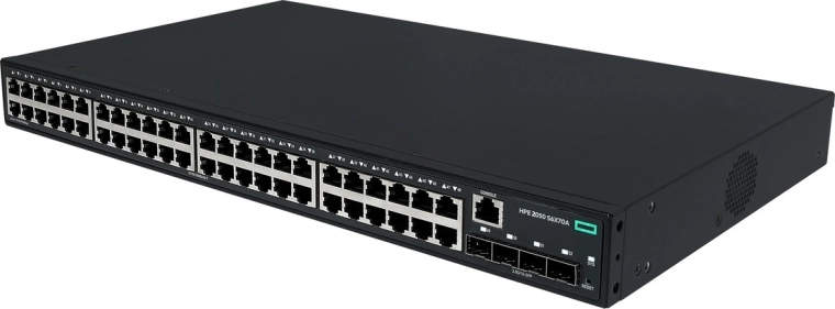 4× SFP vrata za uplink in povezovanje omrežij