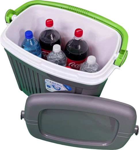 Velký objem a místo pro 2l lahve ve stoje