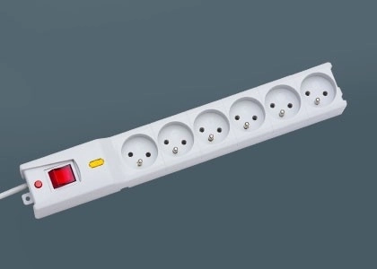 Lestar Surge-Protected Power Strip, 6 Outlets, 3 m, Gray