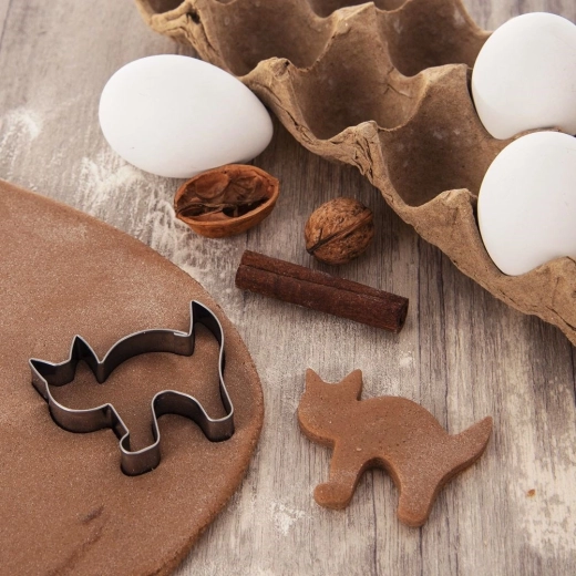 Precise cat silhouette for perfect cookies