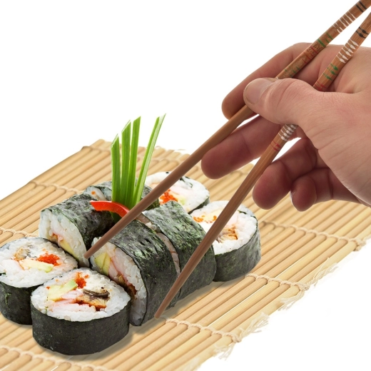 Precise handling of sushi and noodles