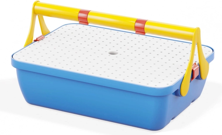 Kufřík s víkem jako stavební základna