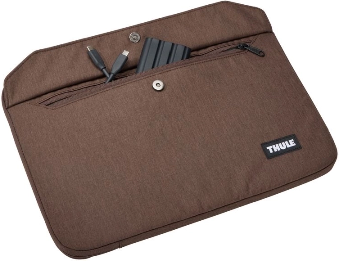 Tasca frontale per accessori
