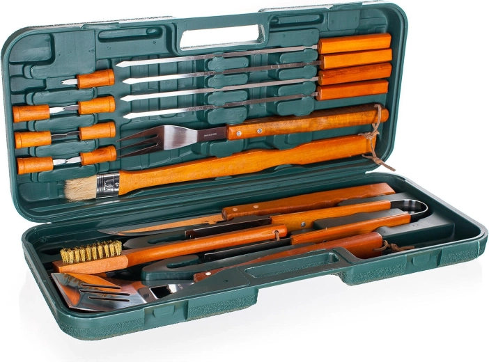 Nerjavno orodje z lesenimi ročaji