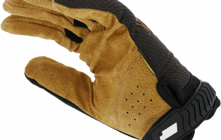 Breathable back with TrekDry®