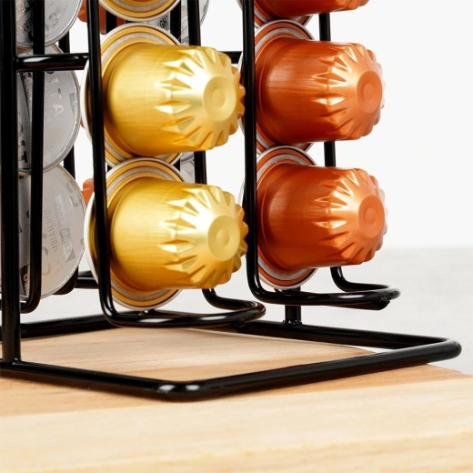 Kompakt design sparer plads på bordet