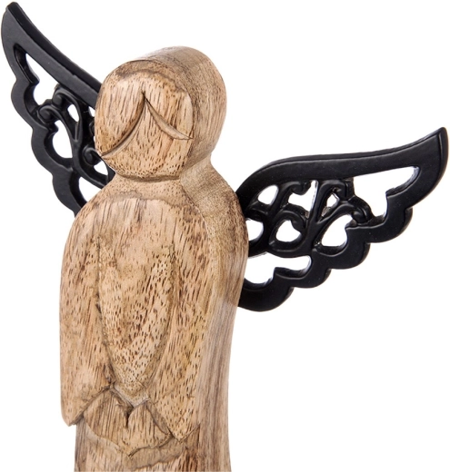 Contrasterende zwarte vleugels voor een moderne touch