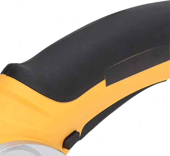 Ergonomic grip for confidence and comfort