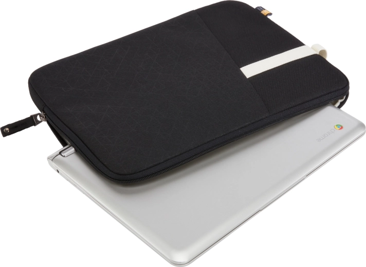 Zip asimmetrica 3/4 per un accesso facile