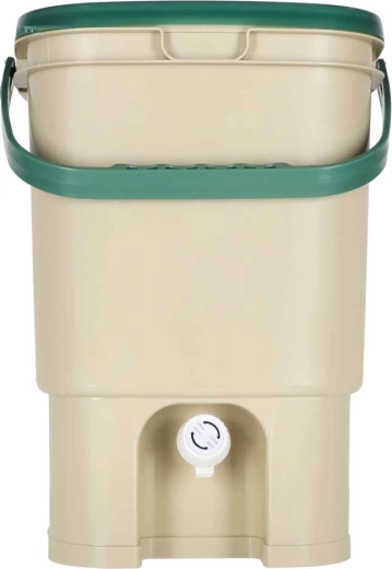 Convenient draining of compost tea