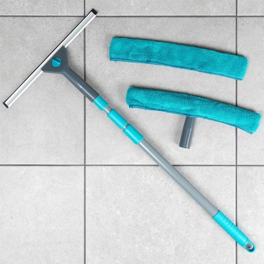 Squeegee for a streak-free shine