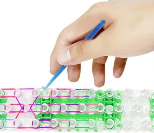 Loom and hook for easy weaving