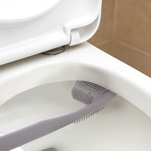 Gentle yet effective silicone bristles