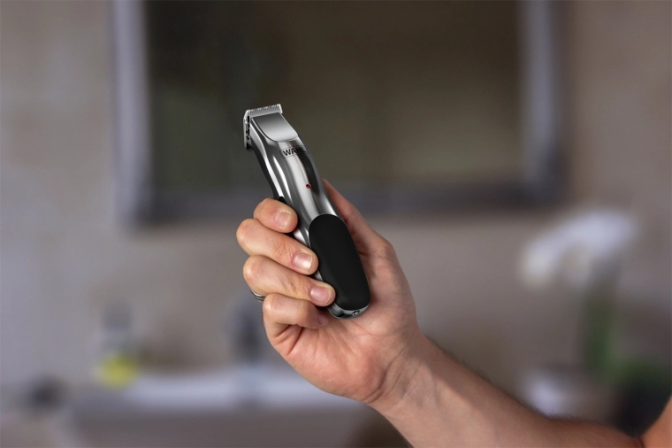 Fino a 60 minuti senza fili + utilizzo con cavo