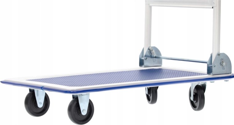 Smooth maneuvering thanks to 4 swivel wheels