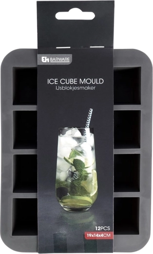 Large ice cubes for slower melting