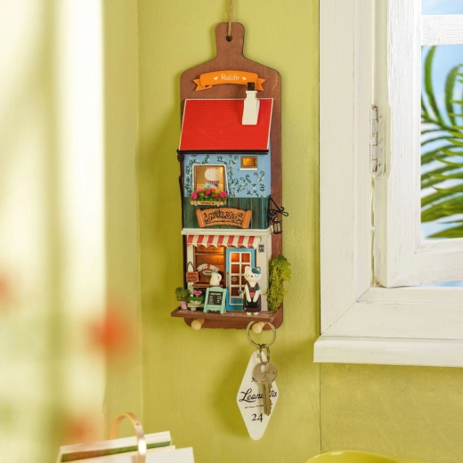 Decoration and practical organizer