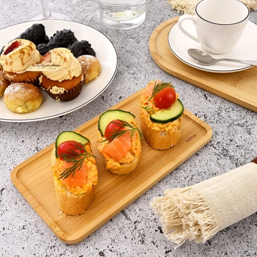 Servizio elegante di antipasti e dessert