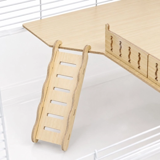 Platform with ramp and a complete set of accessories