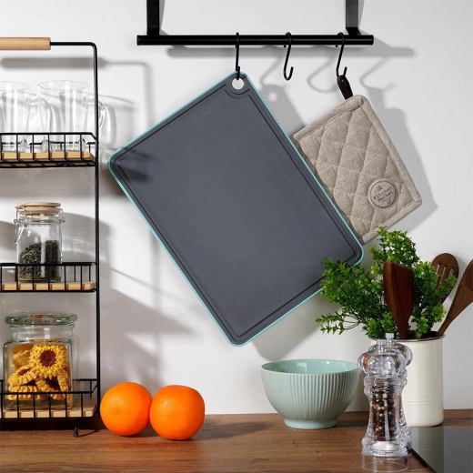 Practical hanging and secure grip