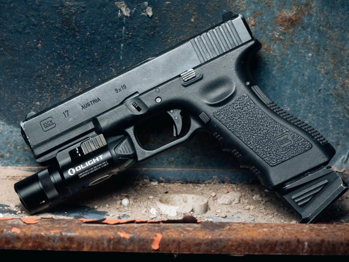 Luce potente e laser verde preciso