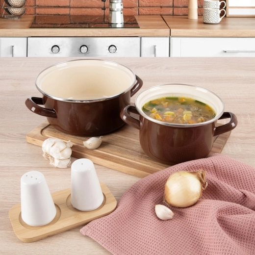 Utilisation polyvalente sur tous types de plaques et au four