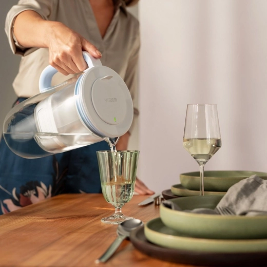 Convenient pouring and serving