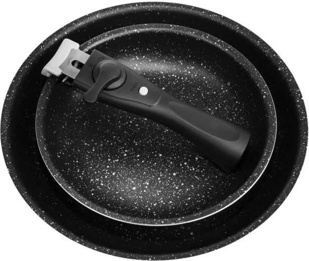 Versatile use on all hobs and in the oven