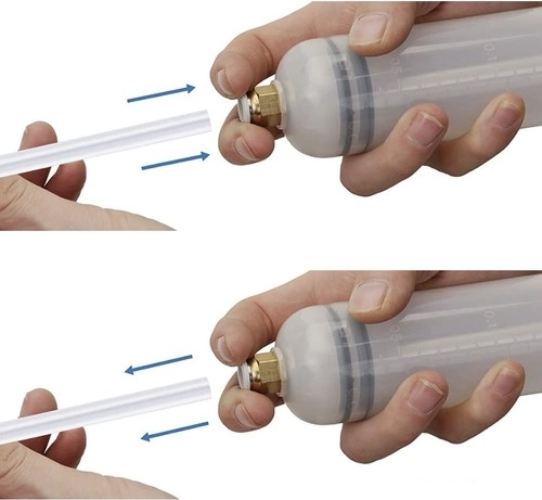 2 tubi flessibili e tappi anti-versamento
