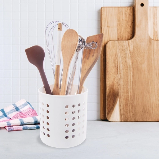 Ordine sul piano cucina