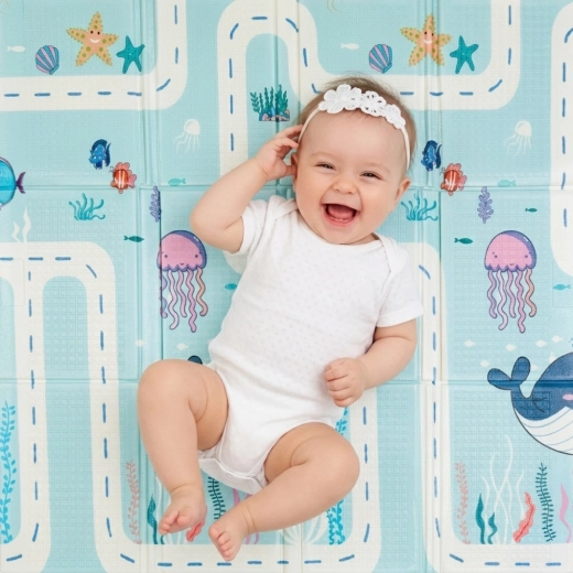 Folding and easy to carry