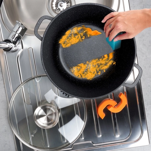 Non-stick granite layer and easy cleaning