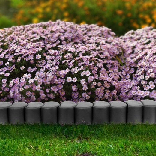 Séparation nette de la pelouse et des massifs