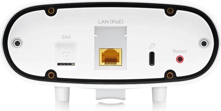 Installazione semplice con PoE e 2,5GbE