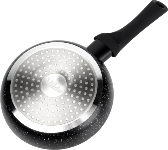 Compatible with all hobs including induction