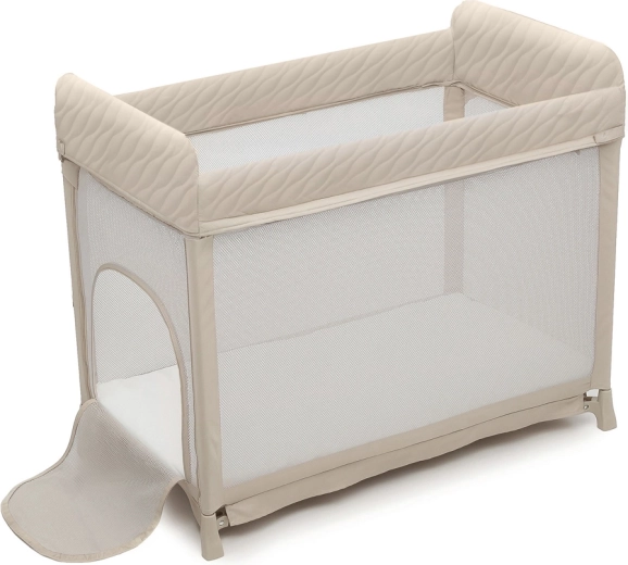 Breathable mesh sides and zip entrance