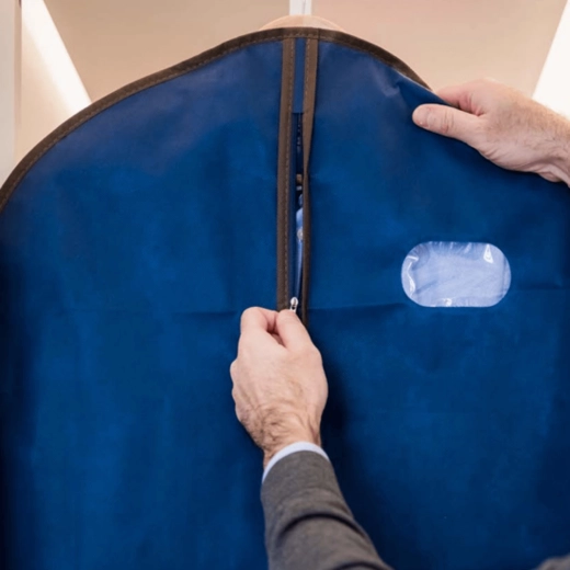 Accesso facile grazie alla zip frontale a tutta lunghezza