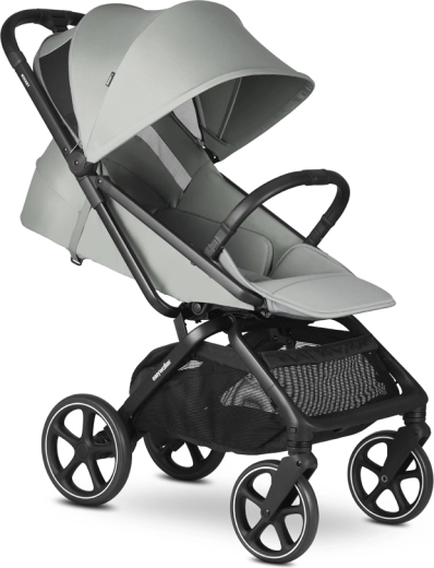 Large canopy, ventilation and a smooth ride on big wheels