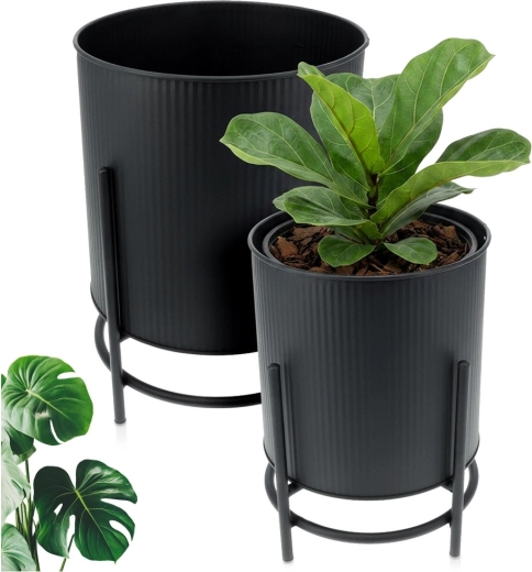 Set aus 2 Übertöpfen mit Ständern in zwei Größen