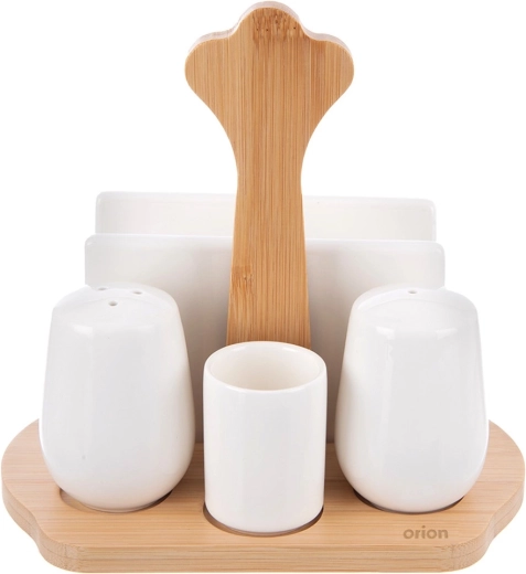 Tutto in ordine su un’elegante base in bambù