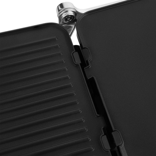 Three interchangeable grill plates