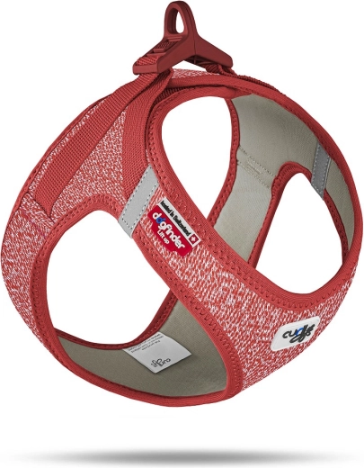 One-handed leash attachment thanks to the practical buckle