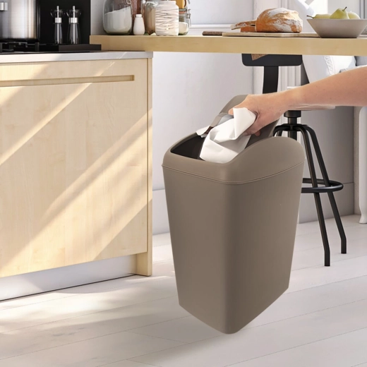 Plastique léger (UH) et entretien facile